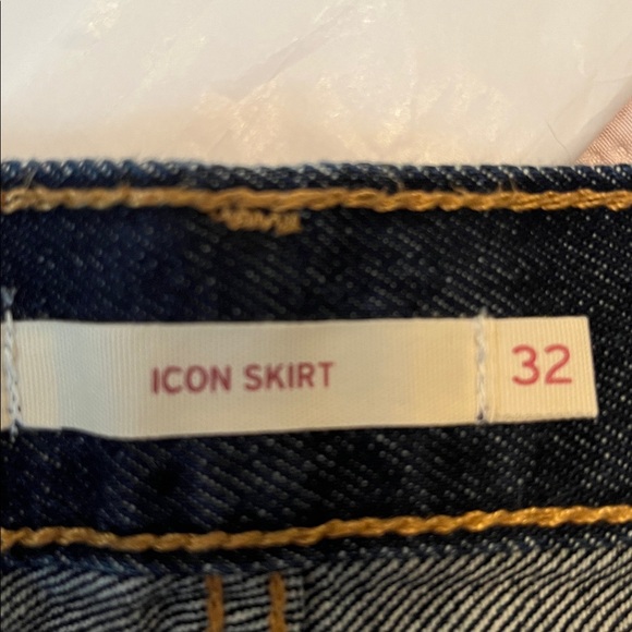 Levi’s Icon Western Yoke Mini Skirt - Picture 7 of 10